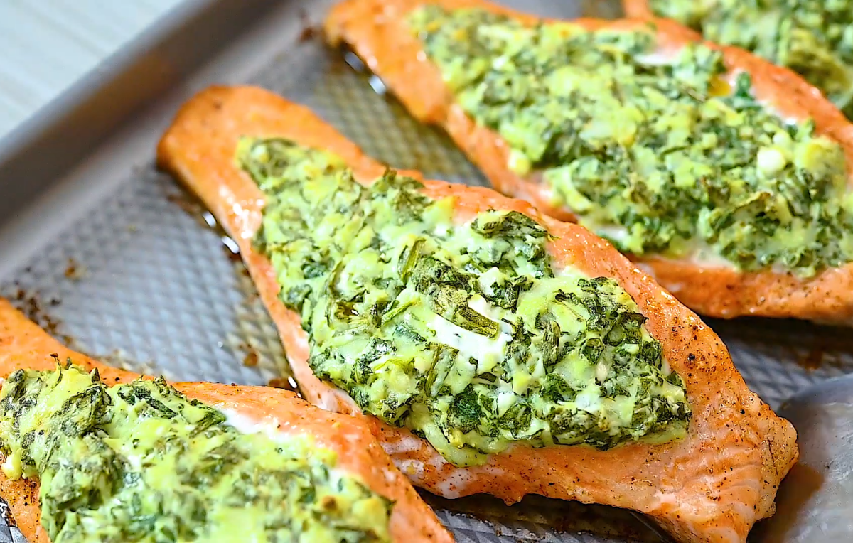 Gourmet Cheese-and-Herbs Stuffed Salmon (Yrttijuustolla Täytetty Lohi)