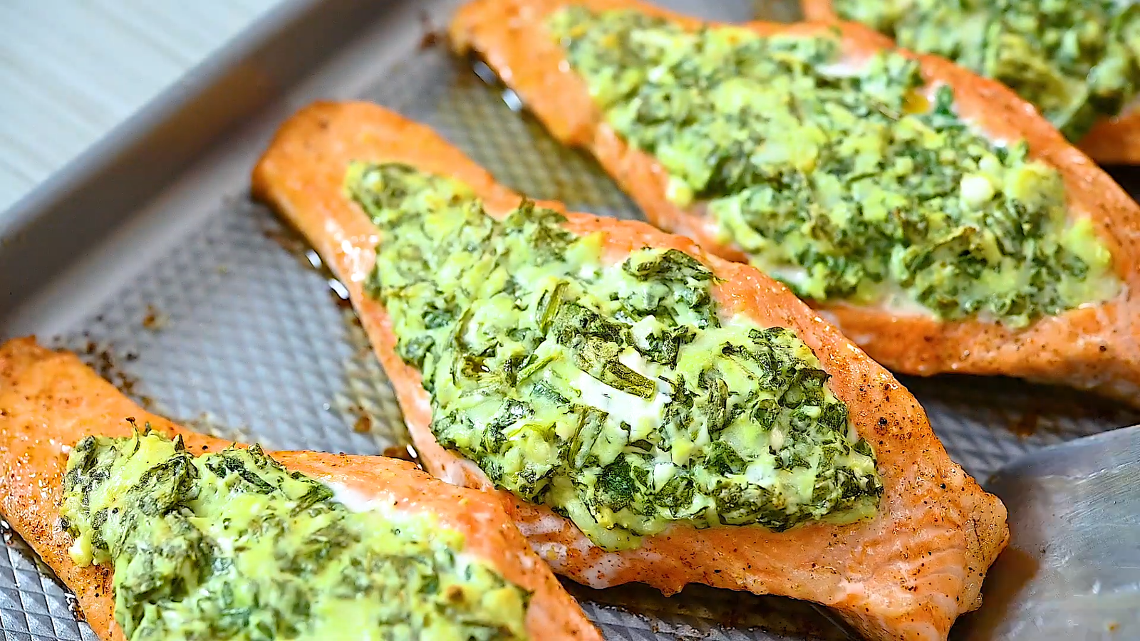 Gourmet Cheese-and-Herbs Stuffed Salmon (Yrttijuustolla Täytetty Lohi)
